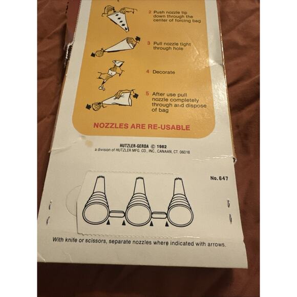 Cake Decorating Bags! 20 Vintage 1986 Forcing Bags with 3 Nozzles! Nice Item! - Picture 5 of 5